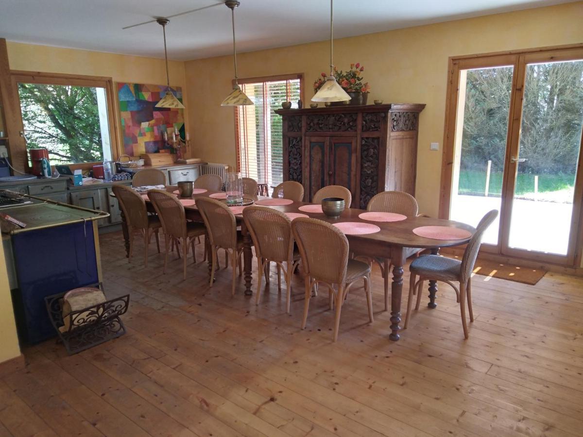 Bed and Breakfast Les Dames De La Saugiat Le Fied Экстерьер фото