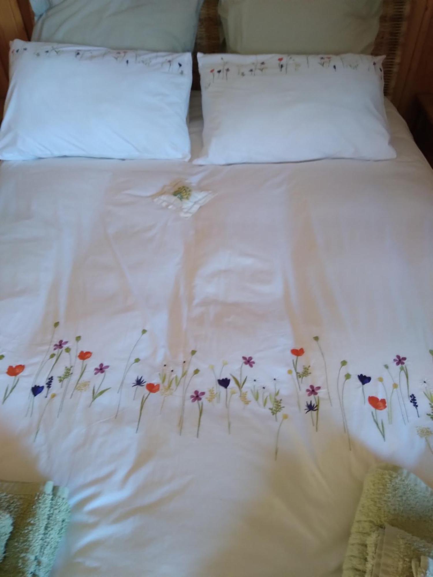 Bed and Breakfast Les Dames De La Saugiat Le Fied Экстерьер фото